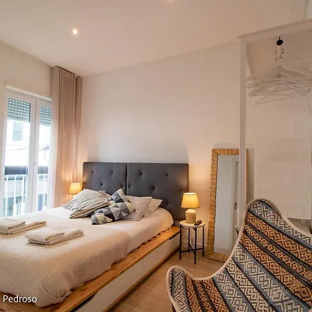 Nesha Flats 에리세이라