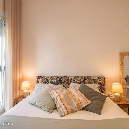 Nesha Flats * 에리세이라